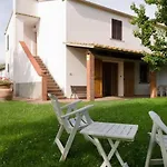فيلة House Among The Olive Trees